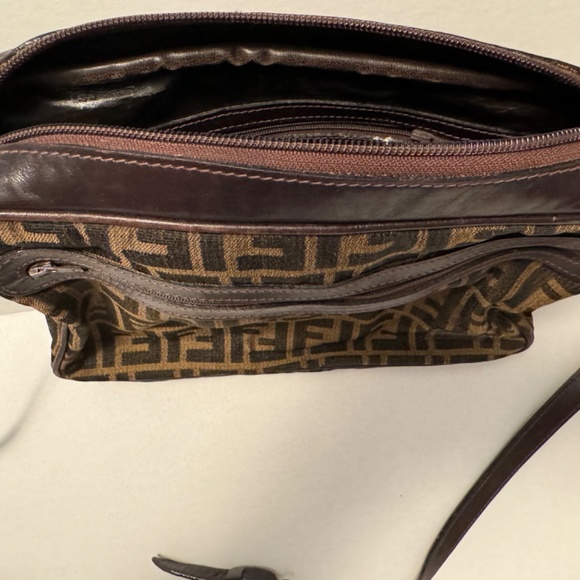 Vintage Fendi Zucca canvas crossbody handbag with straps made in Italy - Picture 4 of 4